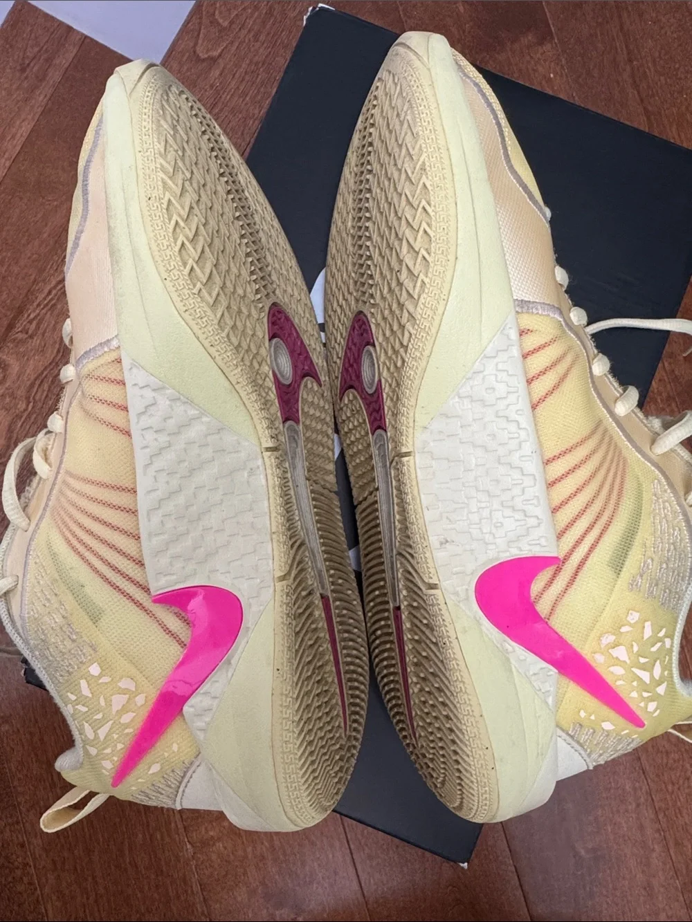 Nike Sabrina 2 Yellow basketball Sneakers citron tint/royal pulse color 6 youth